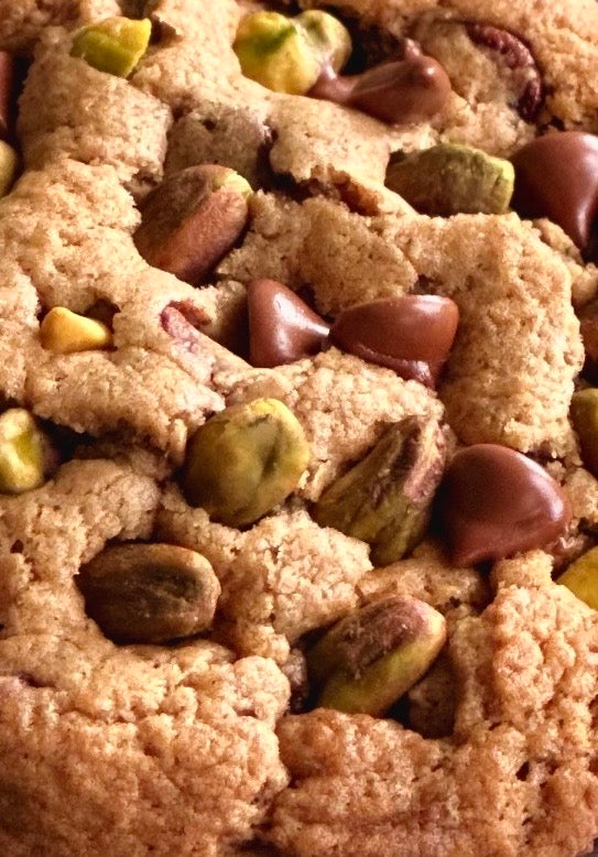 Where simplicity meets indulgence — uniting purity of ingredients with mindful craftsmanship to create cookies that nourish both taste and togetherness.